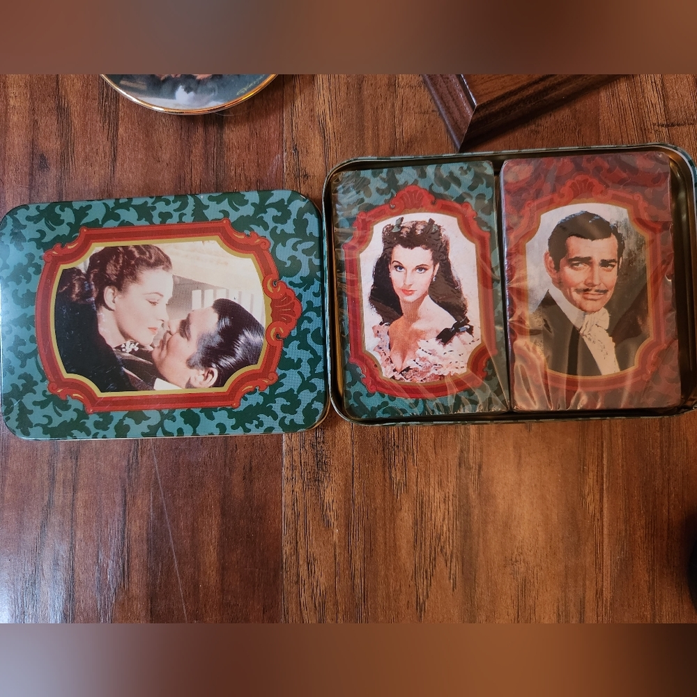 Gone with the wind figurines, cards, and phots - Picture 13 of 13